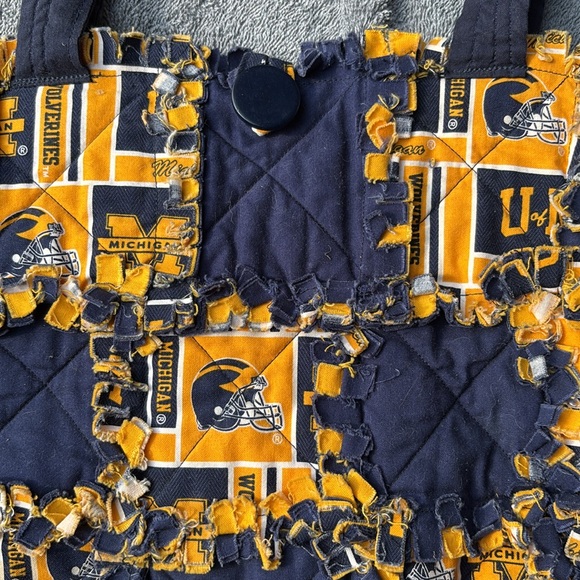 Handmade Quilted University‎ of Michigan Wolverines Tote Bag Purse - Picture 4 of 5